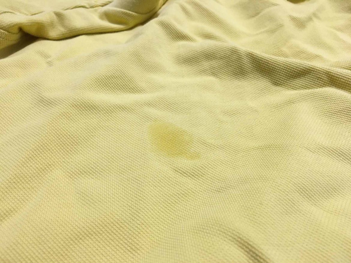 How to Remove Essential Oil Stains from Clothes and Fabrics - Arupe