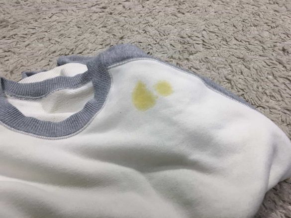 how-to-remove-essential-oil-stains-from-clothes-and-fabrics-arupe